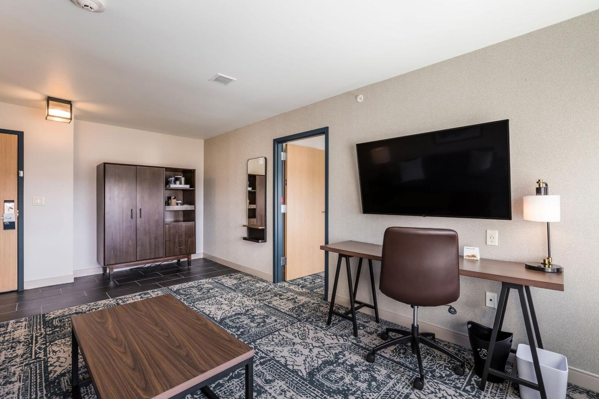 Four Points By Sheraton Elkhart Bagian luar foto