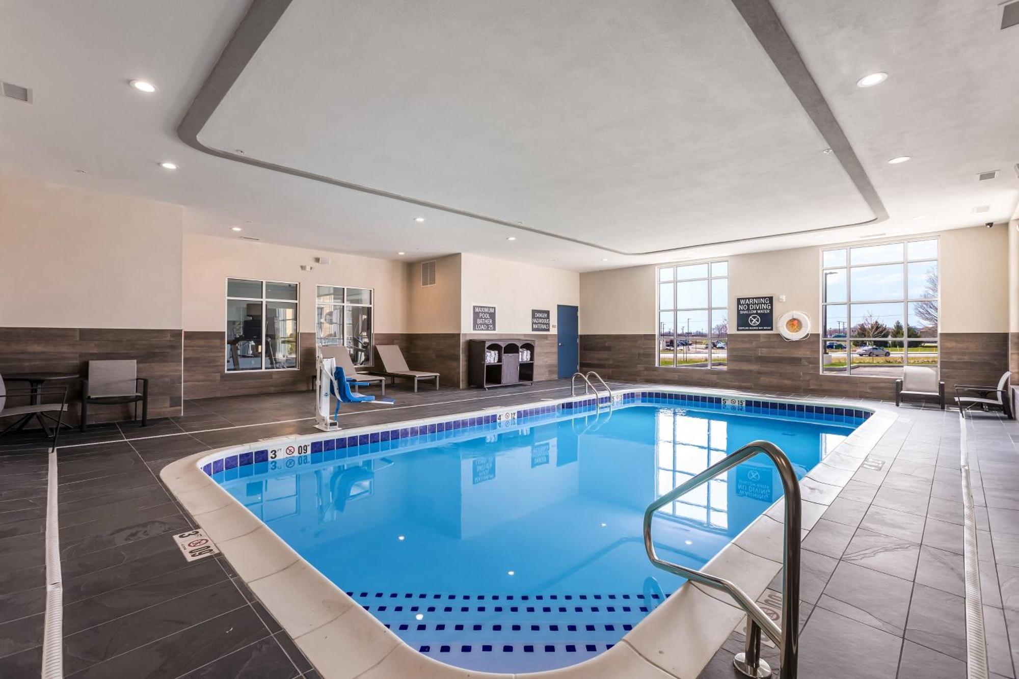 Four Points By Sheraton Elkhart Bagian luar foto