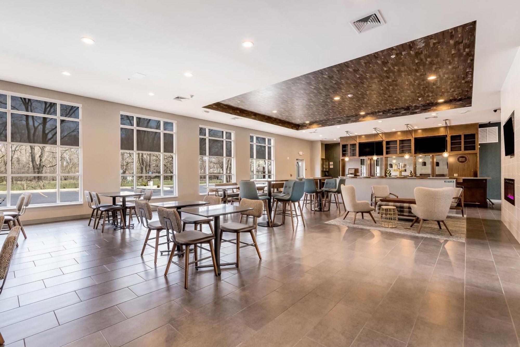 Four Points By Sheraton Elkhart Bagian luar foto