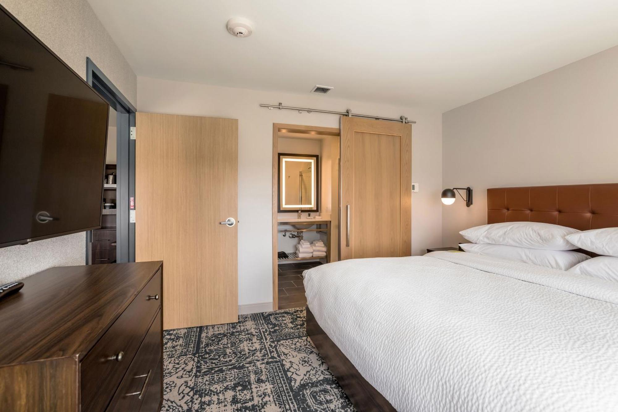 Four Points By Sheraton Elkhart Bagian luar foto