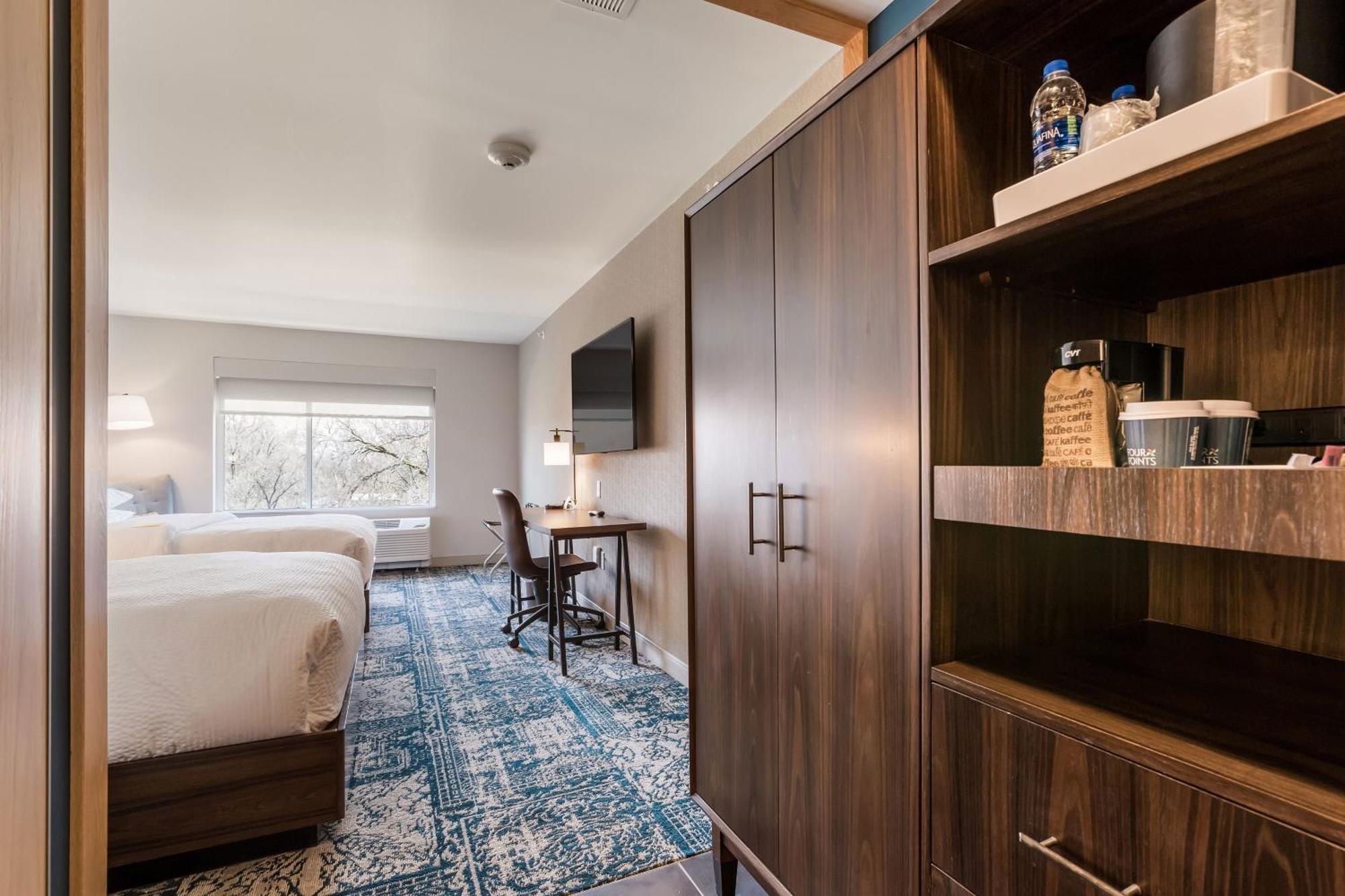 Four Points By Sheraton Elkhart Bagian luar foto